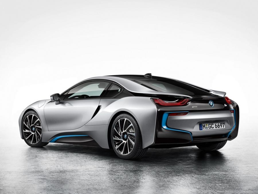  BMW i8 2014 года  (фото 15 из 180)